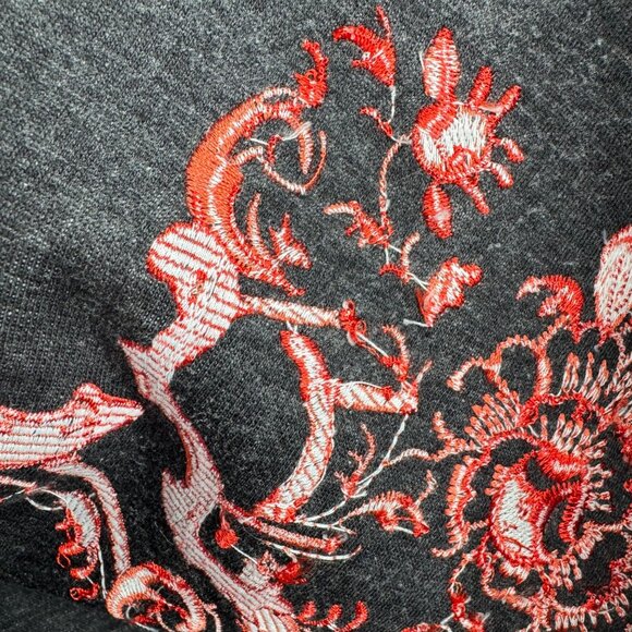 Elizabeth & James Gray Oversized Cropped Sweater Red Embroidery Cotton Blend SzM - Picture 5 of 8